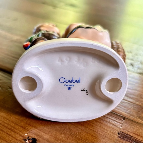 Vintage Hummel Figurine To Market Hum 49 - Picture 5 of 6